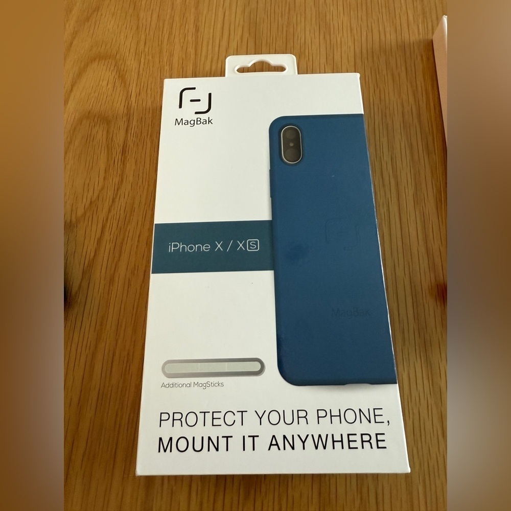 MagBak for IPhone X/XS - Picture 10 of 12